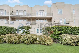 Building Photo - 4040 Avondale Ave