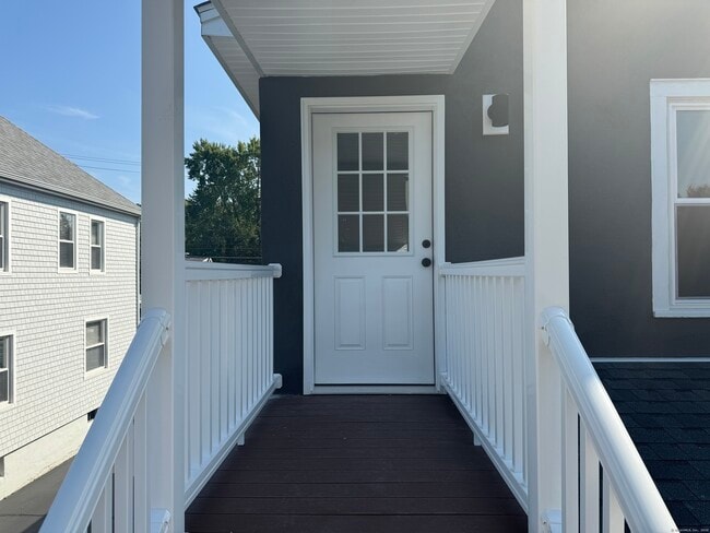 Building Photo - 267 Hebron Ave