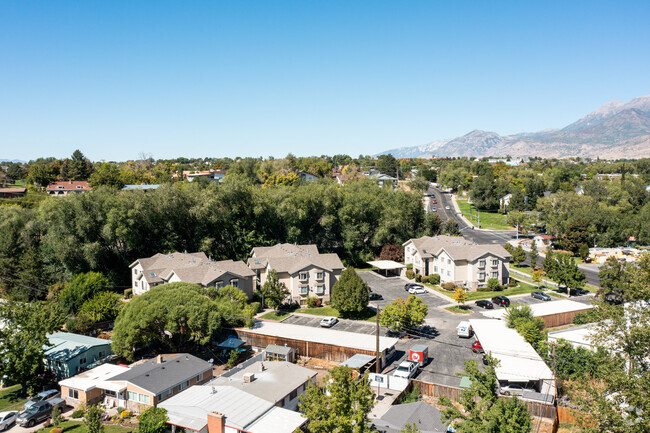 Aerial Photo - Grandview Gateway Condominiums