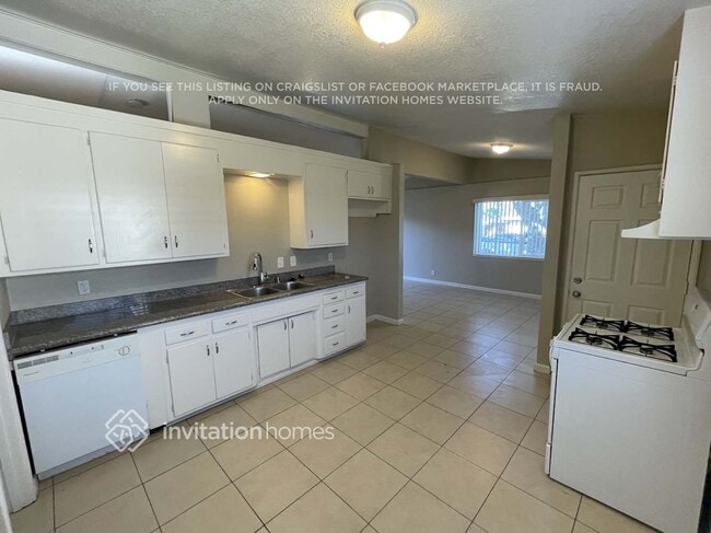 Building Photo - 32 Bryan Ave