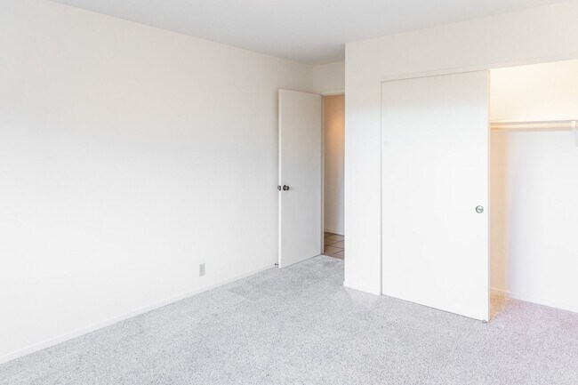 Foto del edificio - 2 Bedroom 2 Bath Condo in Pacific Grove