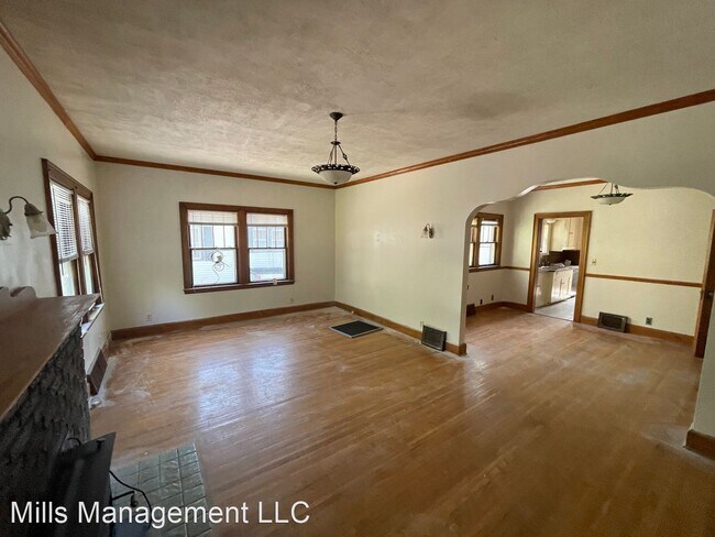 Building Photo - 3 br, 2 bath House - 875 S 33rd**