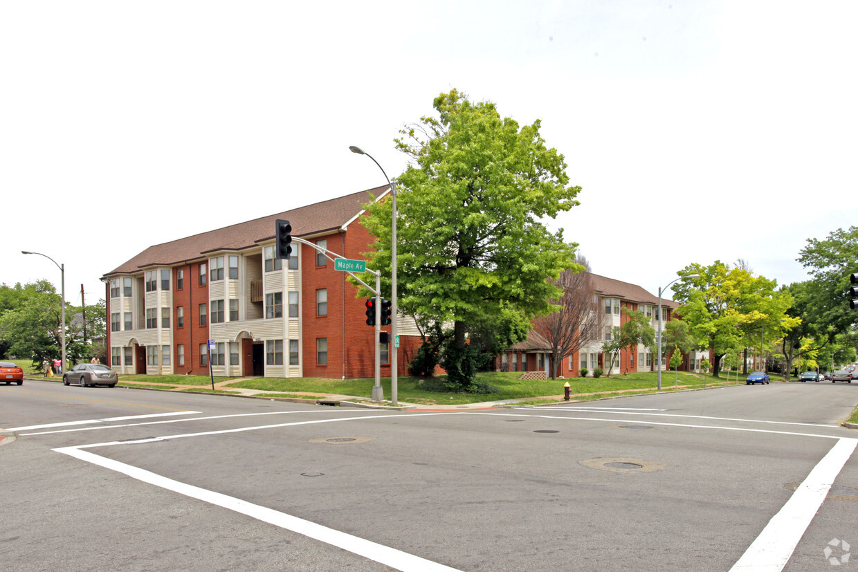 Foto del edificio - West End Apartments