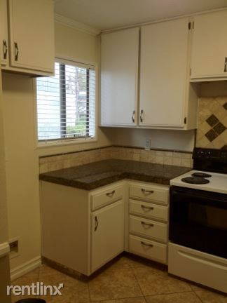 Building Photo - 2 br, 2.5 bath Condo - 209 N Singingwood S...
