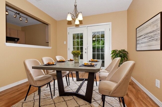 Foto del edificio - LARGE DECK  |  MATURE TREES  |  GREAT LOCA...
