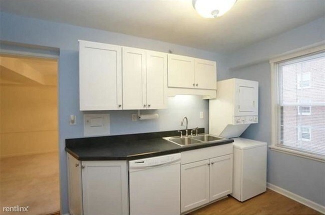 Building Photo - 13500 Shaker Blvd
