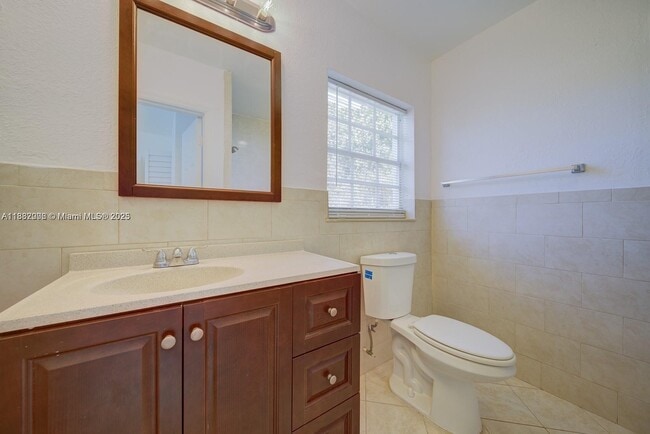 Building Photo - 1471 NW 93rd St