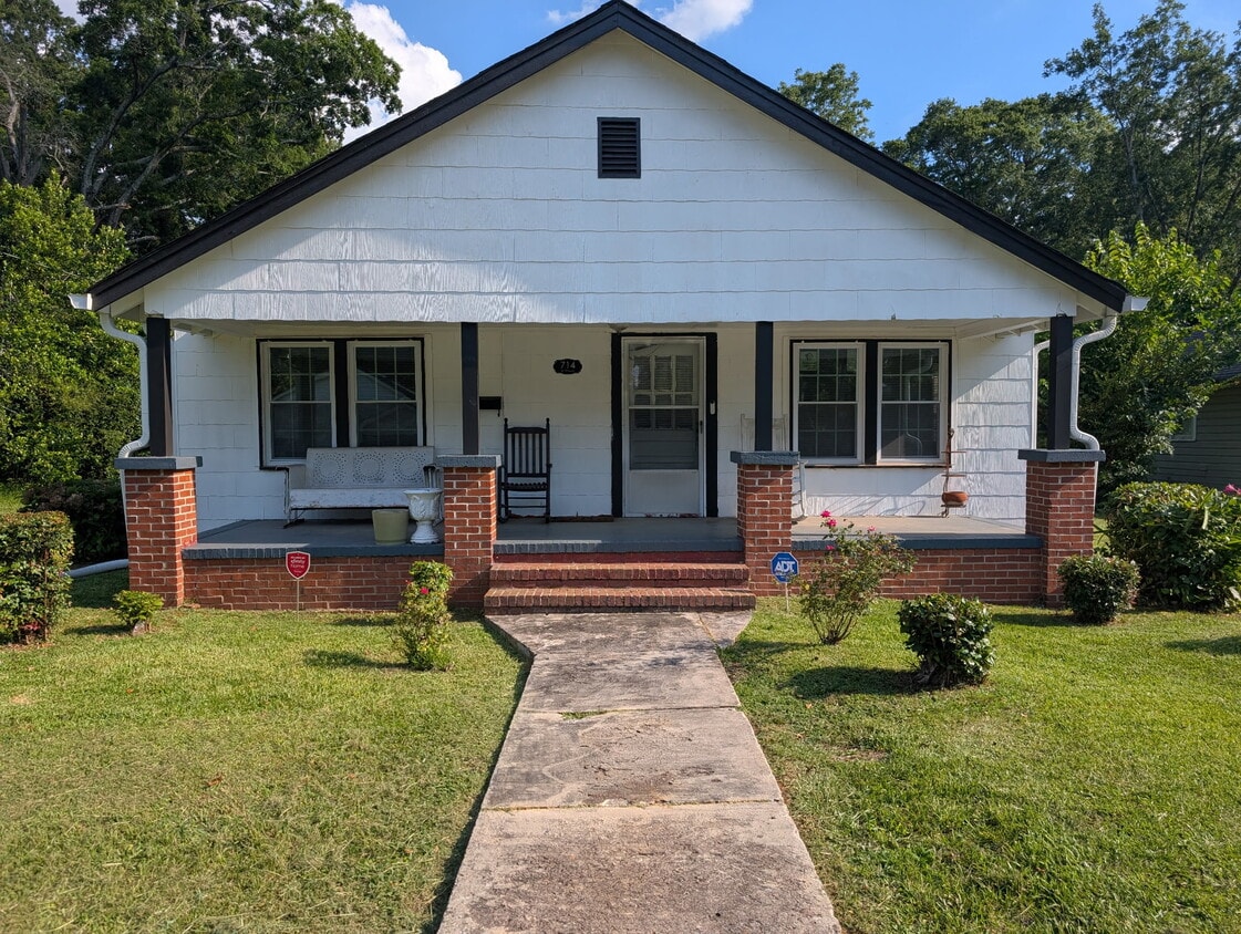Primary Photo - 714 E Tinsley St