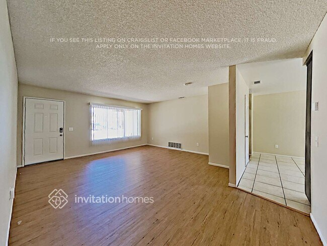 Foto del edificio - 271 Glenmont Ct