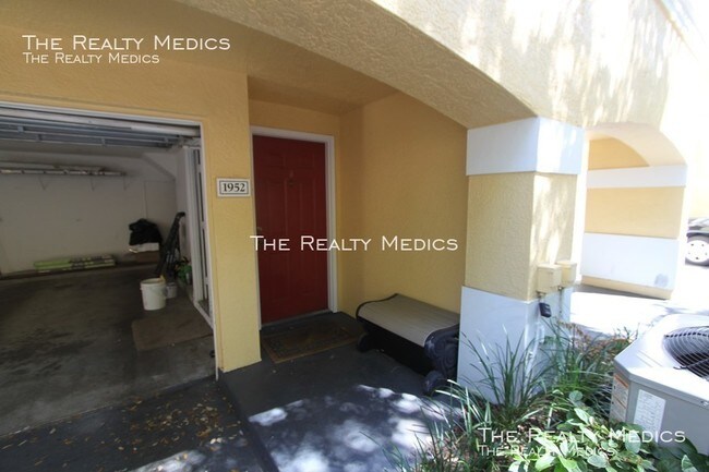 Building Photo - Excellent 3 BR, 2 Bath condo in Visconti East