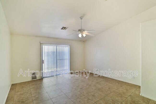 Building Photo - 8520 W Palm Ln