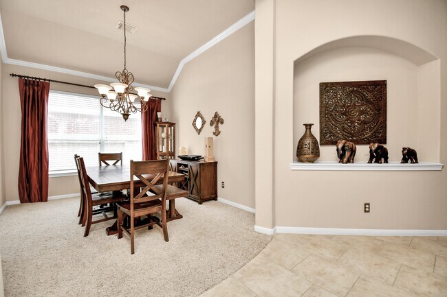 Foto del edificio - 8030 Crescent Knolls Dr