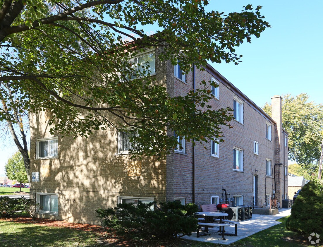Foto del edificio - 101 Hartrey Ave