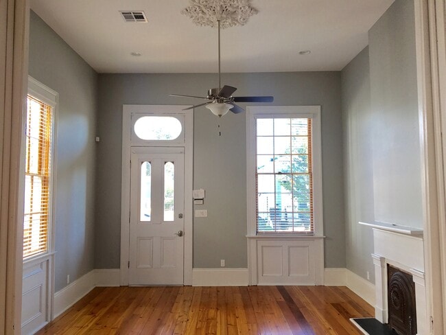 Living Room - 624 1st St