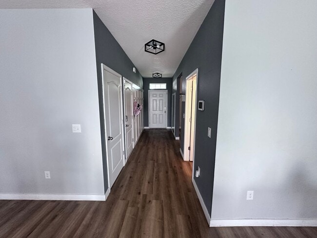 Building Photo - Spacious Northside 3BR Home in Oceanway - ...