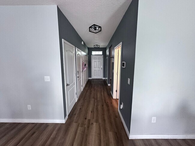 Foto del edificio - Spacious Northside 3BR Home in Oceanway - ...