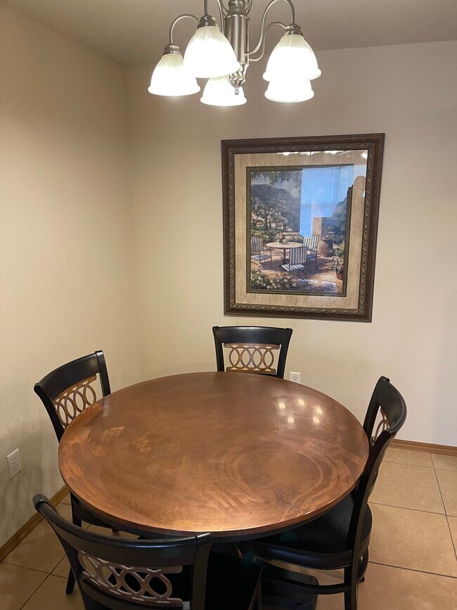 Building Photo - 7942 NW Crossland Cir