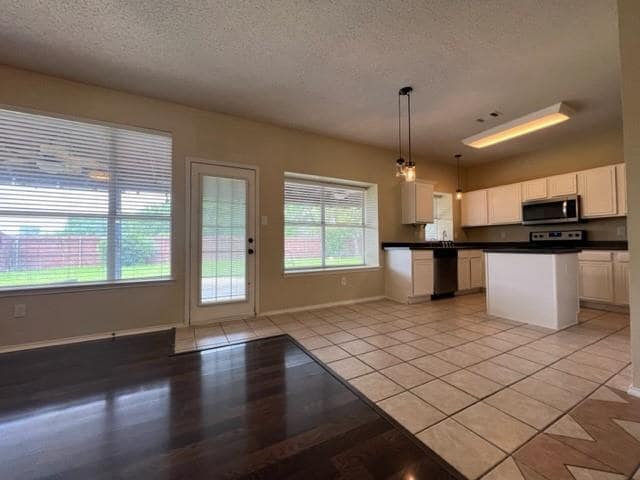 Building Photo - 1220 Big Bend Dr