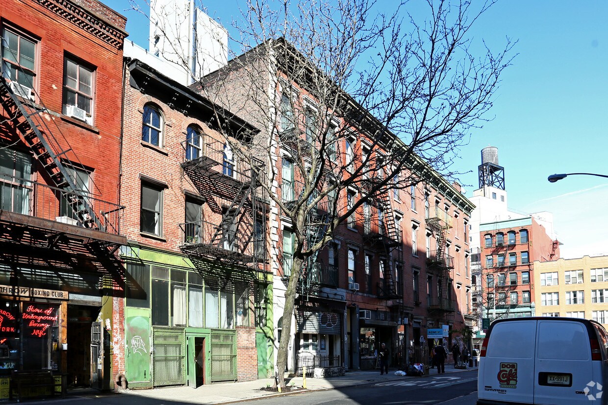 Foto del edificio - 5 Bleecker St