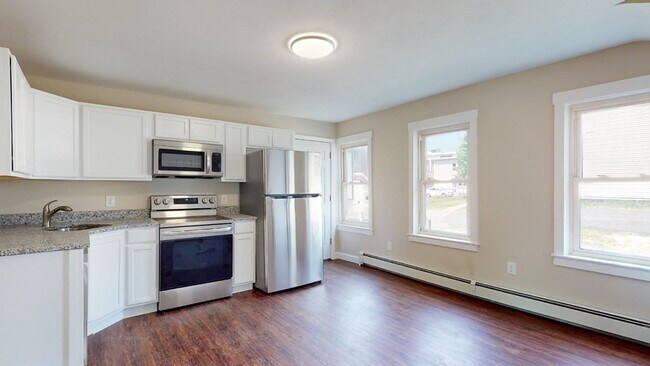 Building Photo - 10 5th Ave