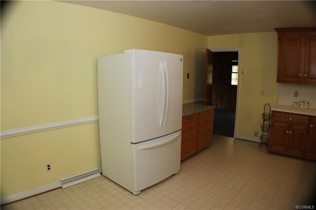 Building Photo - 12860 Cedar Cir