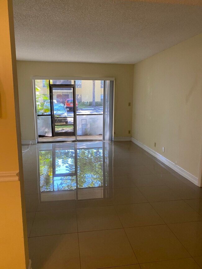 Foto del edificio - 470 NW 20th St
