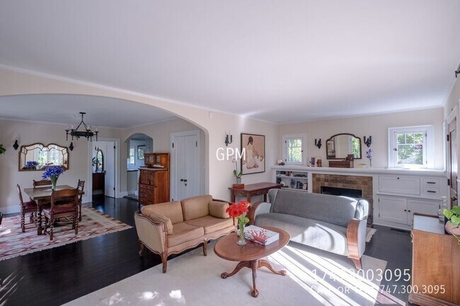 Foto del edificio - 6338 Longview Ave