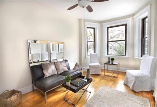 Foto principal - 65 Burbank St