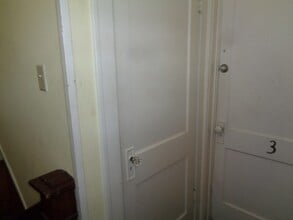 Building Photo - 401 W Clay St