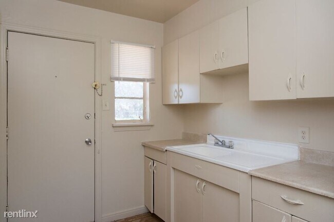 Building Photo - 1 br, 1 bath House - 4063 Redbud Cir