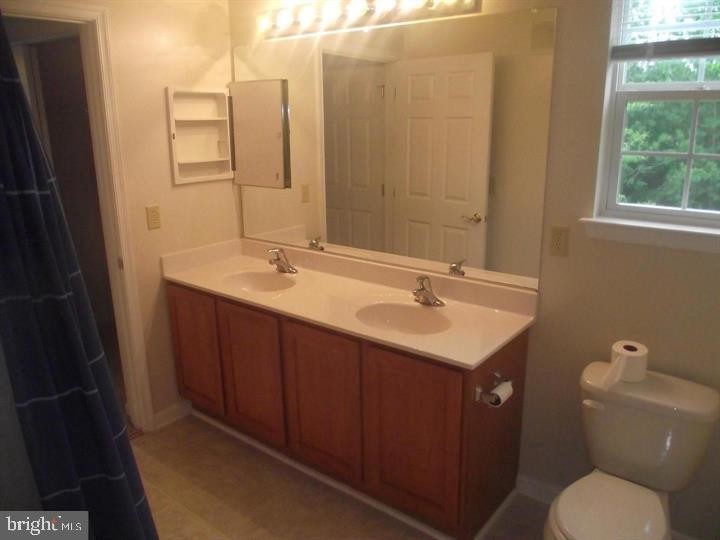 Primary Photo - 45485 Westmeath Way