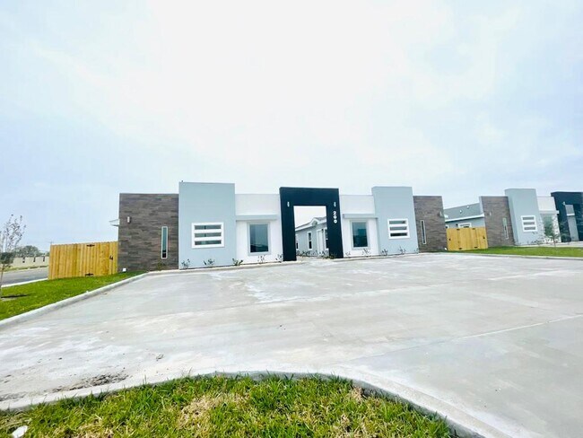 Foto del edificio - 208 W St Helena Ave