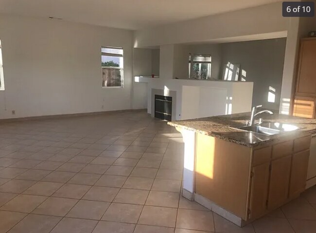 Building Photo - 17719 Robusta Dr