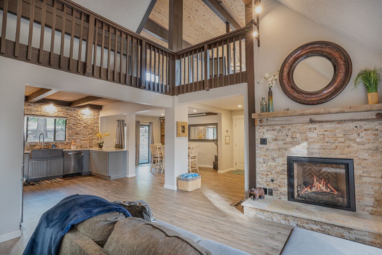 SKI LEASE: Family Home with 1-Car Garage,... - SKI LEASE:  Family Home with 1-Car Garage,...