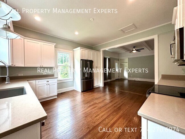 Foto del edificio - 6540 Plyler Rd