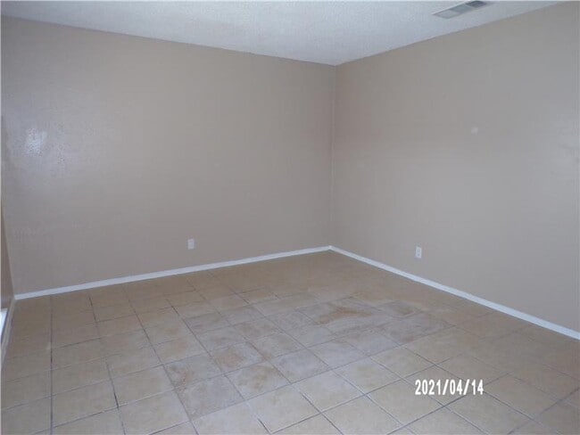 Building Photo - 2314 Andover Dr