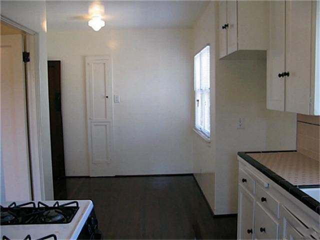 Building Photo - 3728 Lewis Ave