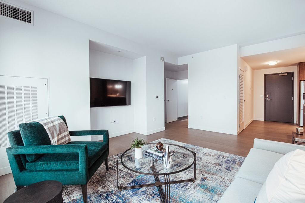 Foto del edificio - 1672 Washington St