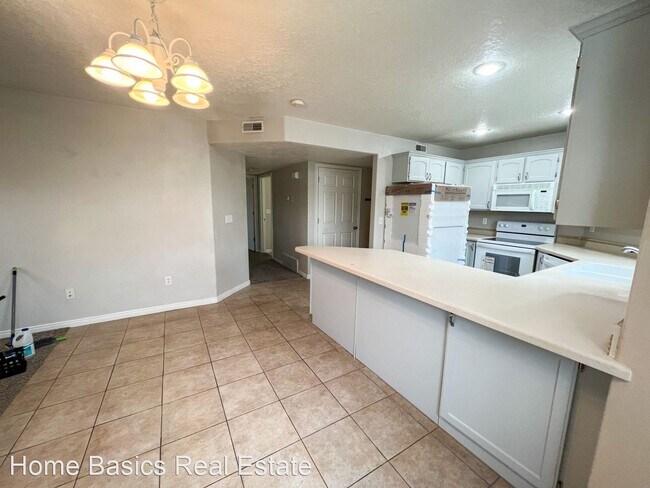 Building Photo - 2 br, 2 bath House - 1008 W 1360 S