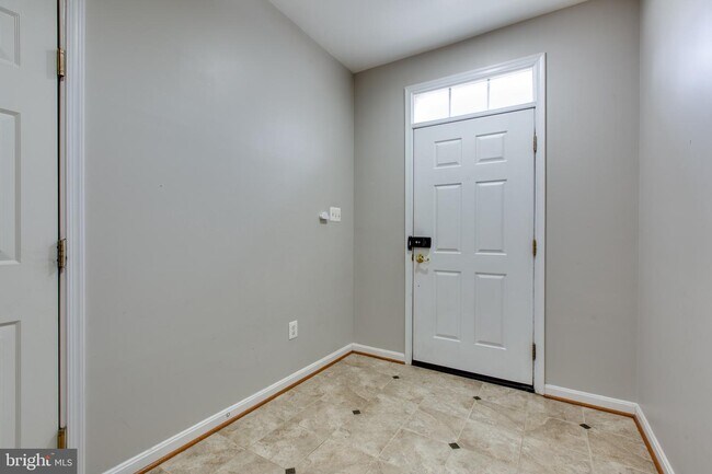 Building Photo - 8904 Dawson Manor Dr