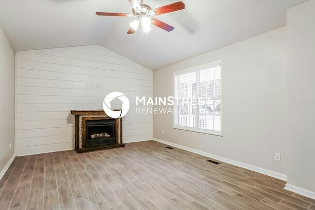 Building Photo - 3 Bedroom Pet-Friendly Home in CLAYTON, NC with Main Street Renewal