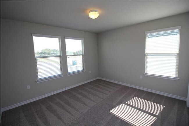 Building Photo - 11708 Saddle Rock Dr