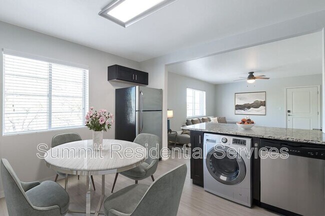 Building Photo - 838 E 9th Street