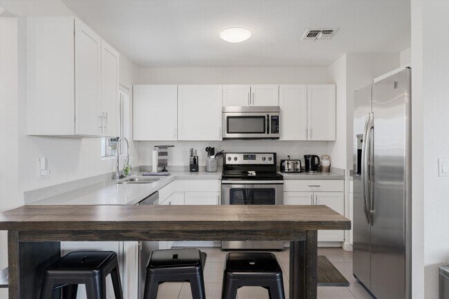 Building Photo - 53771 Avenida Herrera