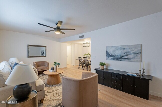 Foto del edificio - 4740 E Portland St