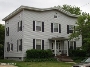 Building Photo - 642 Morford Ave