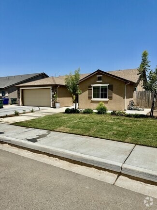 Building Photo - 677 Country Pl