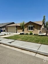 Building Photo - 677 Country Pl