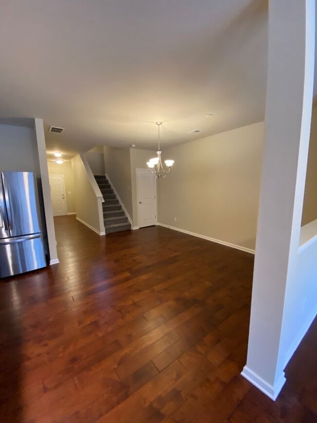 Foto del edificio - NEW LISTING - Beautiful Kennesaw Townhouse...