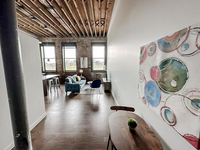 Foto del edificio - 403 W 4th St N